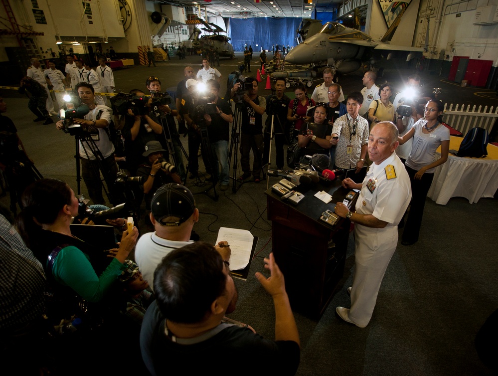 USS Carl Vinson in Philippines