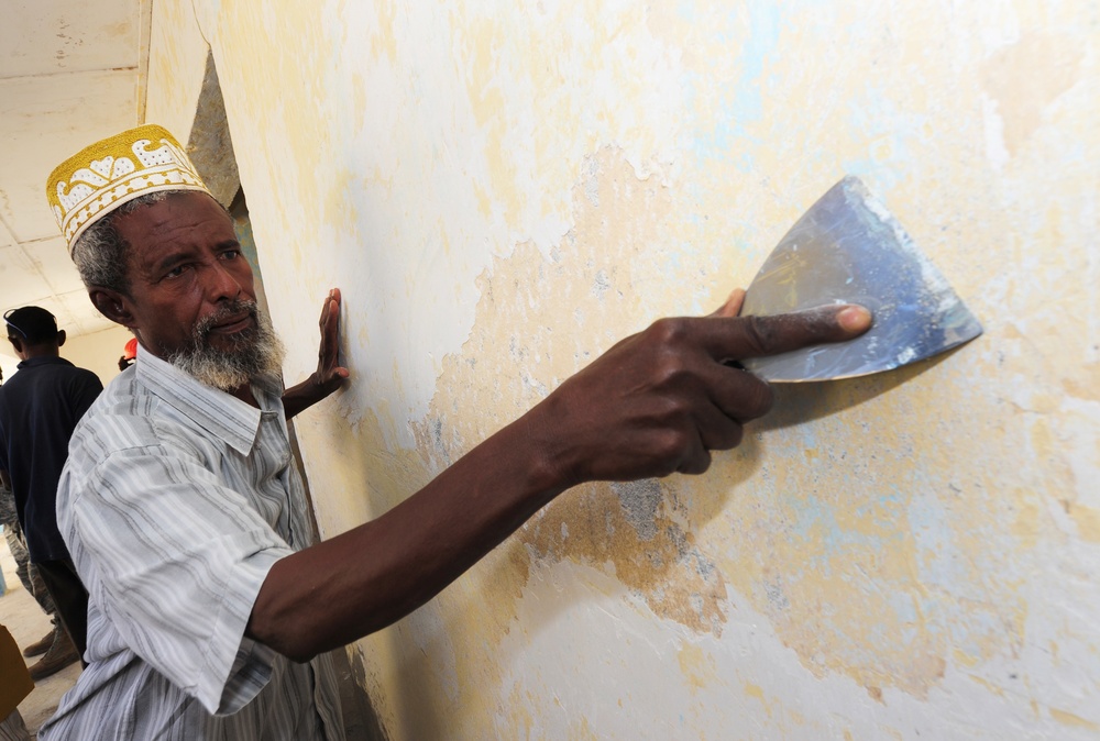 Army Civil Affairs team works with Djiboutians to renovate school