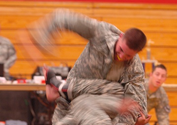 Blackhorse troopers dominate at NTC combatives tournament