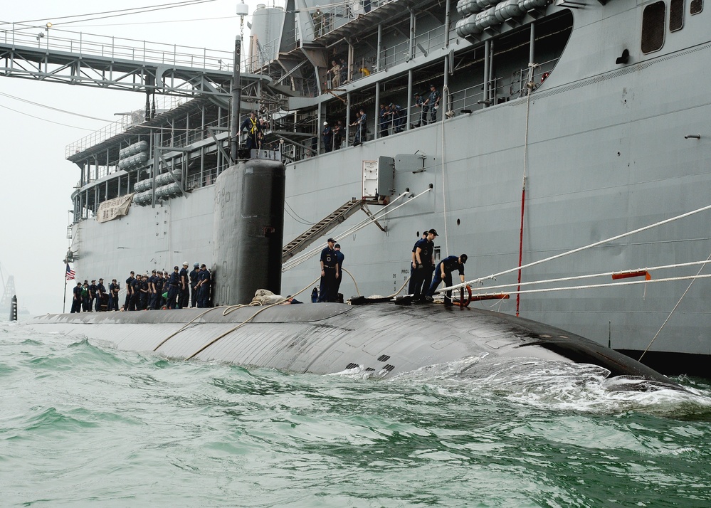 USS Frank Cable in Hong Kong