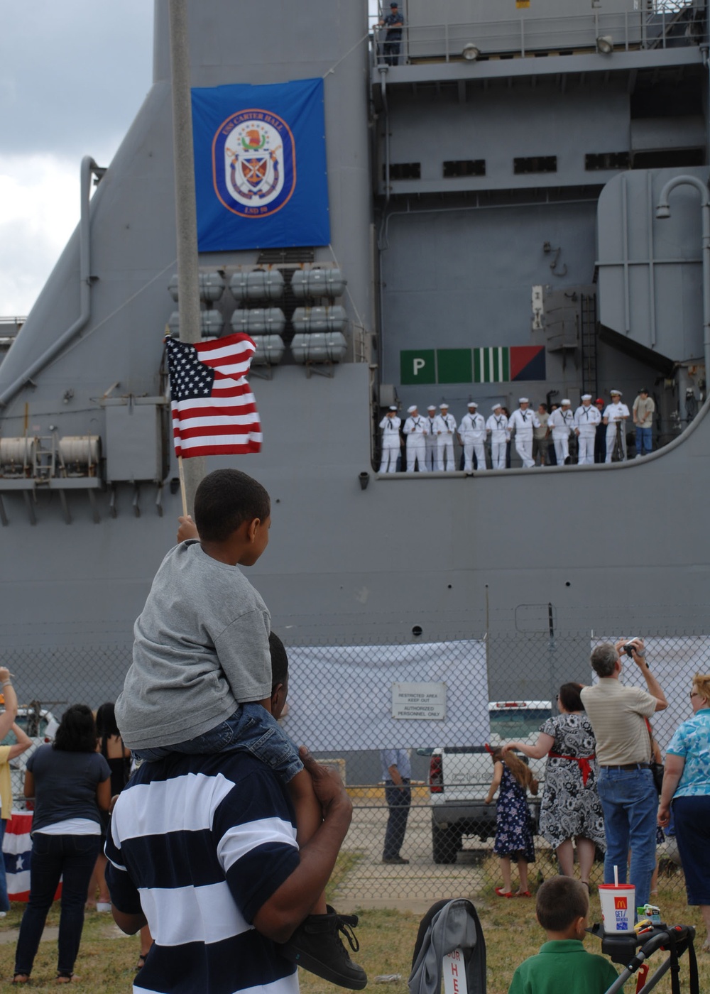 USS Carter Hall returns home