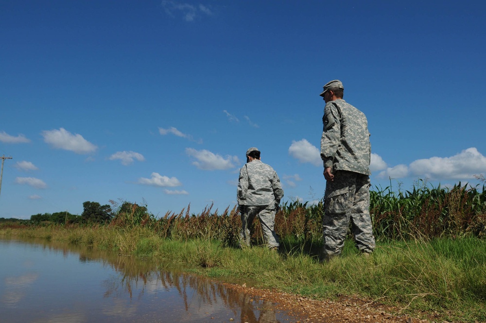 Mississippi National Guardsmen patrol levees