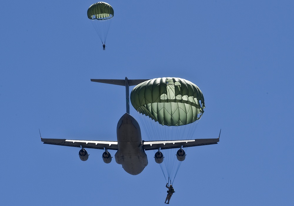 820th Airborne RED HORSE receive Drop Zone certification training