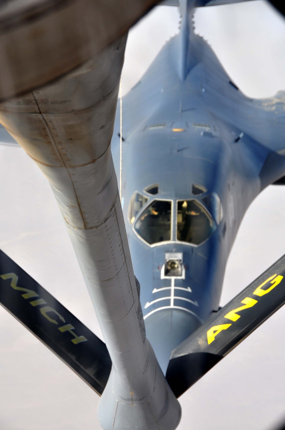 Deployed air refuelers surpass 350 million-plus pounds of fuel delivered for 2011