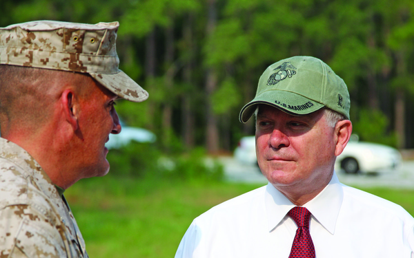 Secretary of Defense tours depot: Honorable Mr. Robert M. Gates observes recruit training