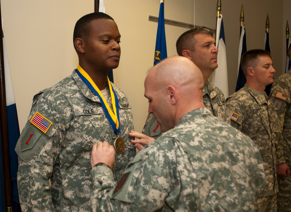 Fort Riley soldiers receive special aviation award