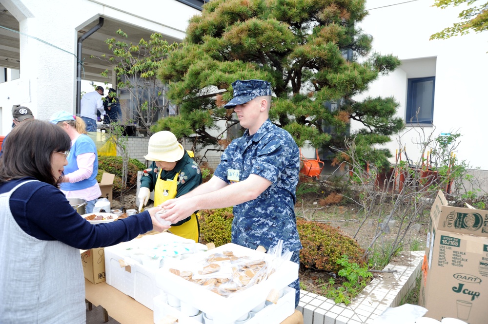 Naval Air Facility Misawa serves lunch to Noda residents Naval Air Facility Misawa serves lunch to Noda residents