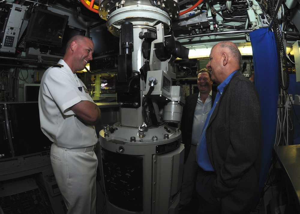 Foreign dignitaries tour USS Hampton