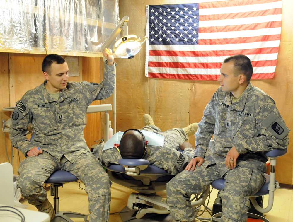 Closer than a brother: Army dentists’ paths lead to southern Iraq