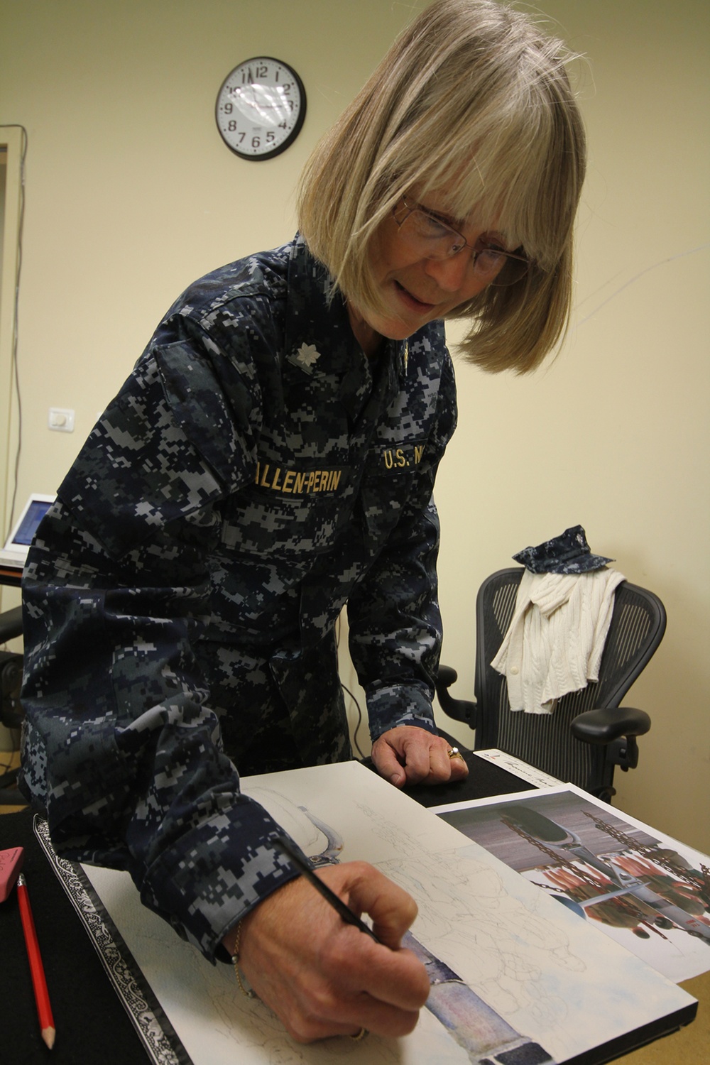 Navy Combat Artist Deploys to NAS Sigonella