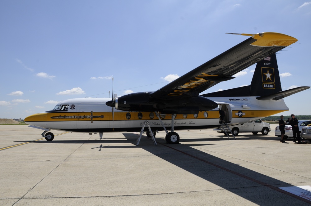 2011 Joint Service Open House - Golden Knights