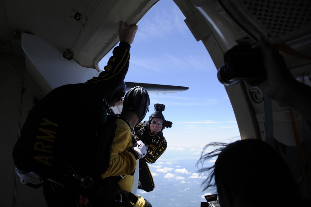 2011 Joint Service Open House - Golden Knights