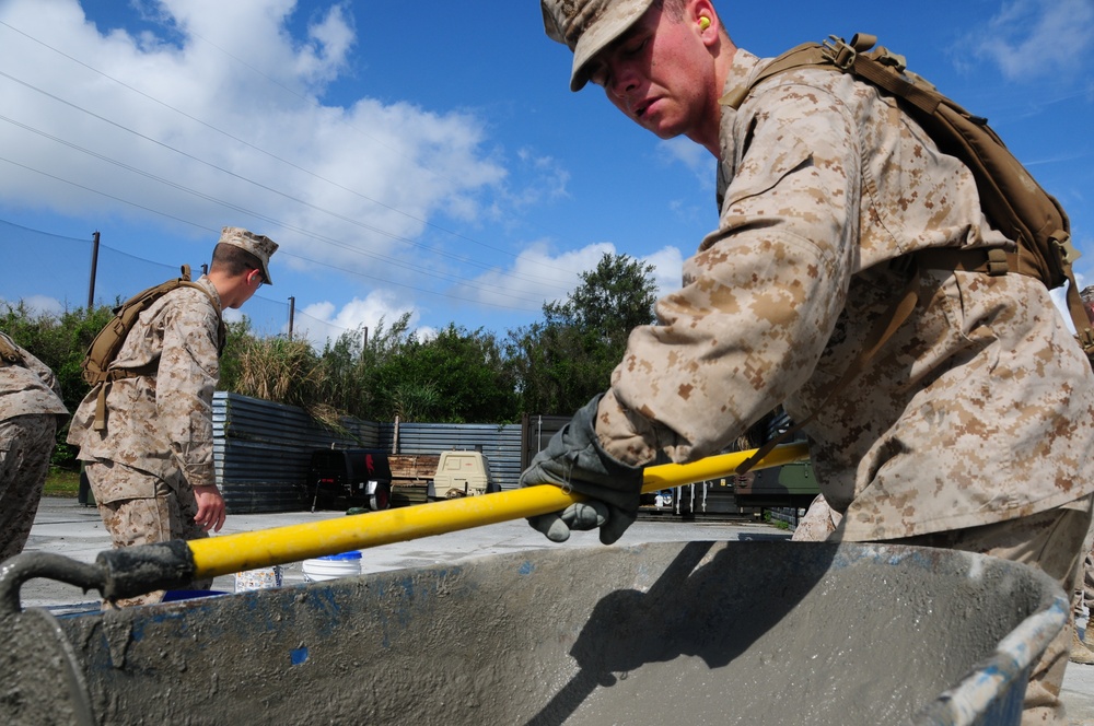 Marine 'Devil Dogs' train with RED HORSE airmen