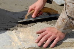 Marine 'Devil Dogs' train with RED HORSE airmen