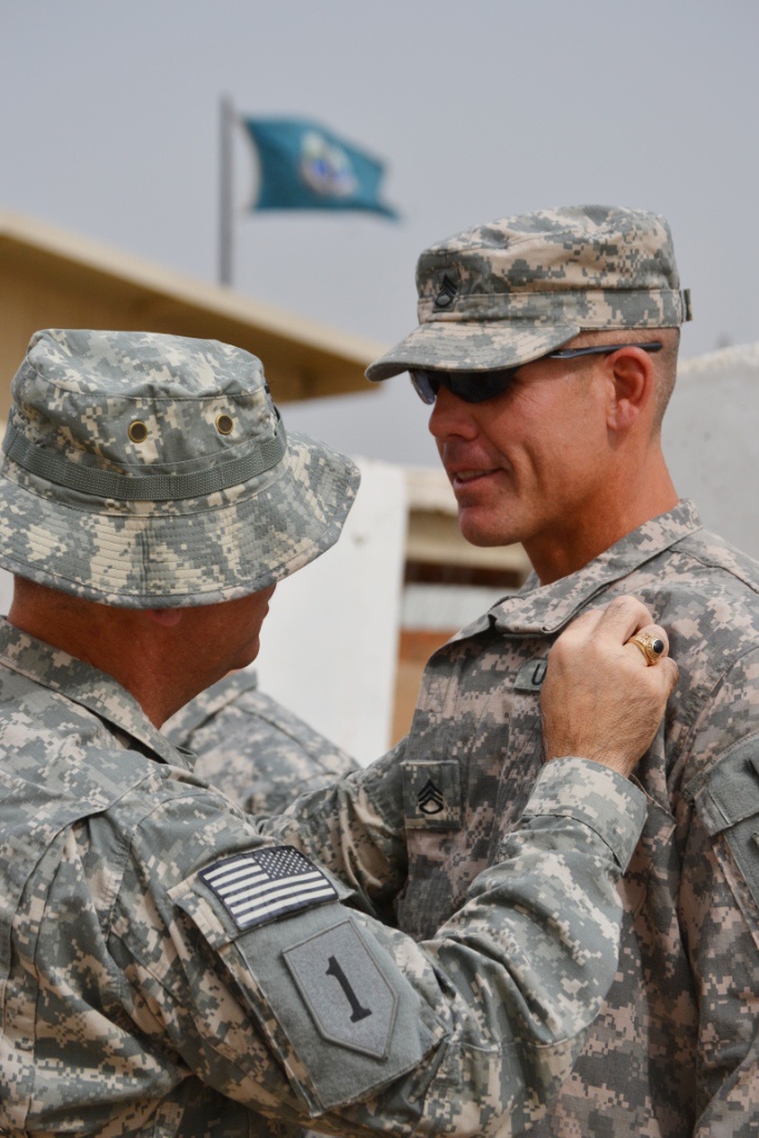 ‘Griffin’ Battalion Commander and soldiers receive combat badges