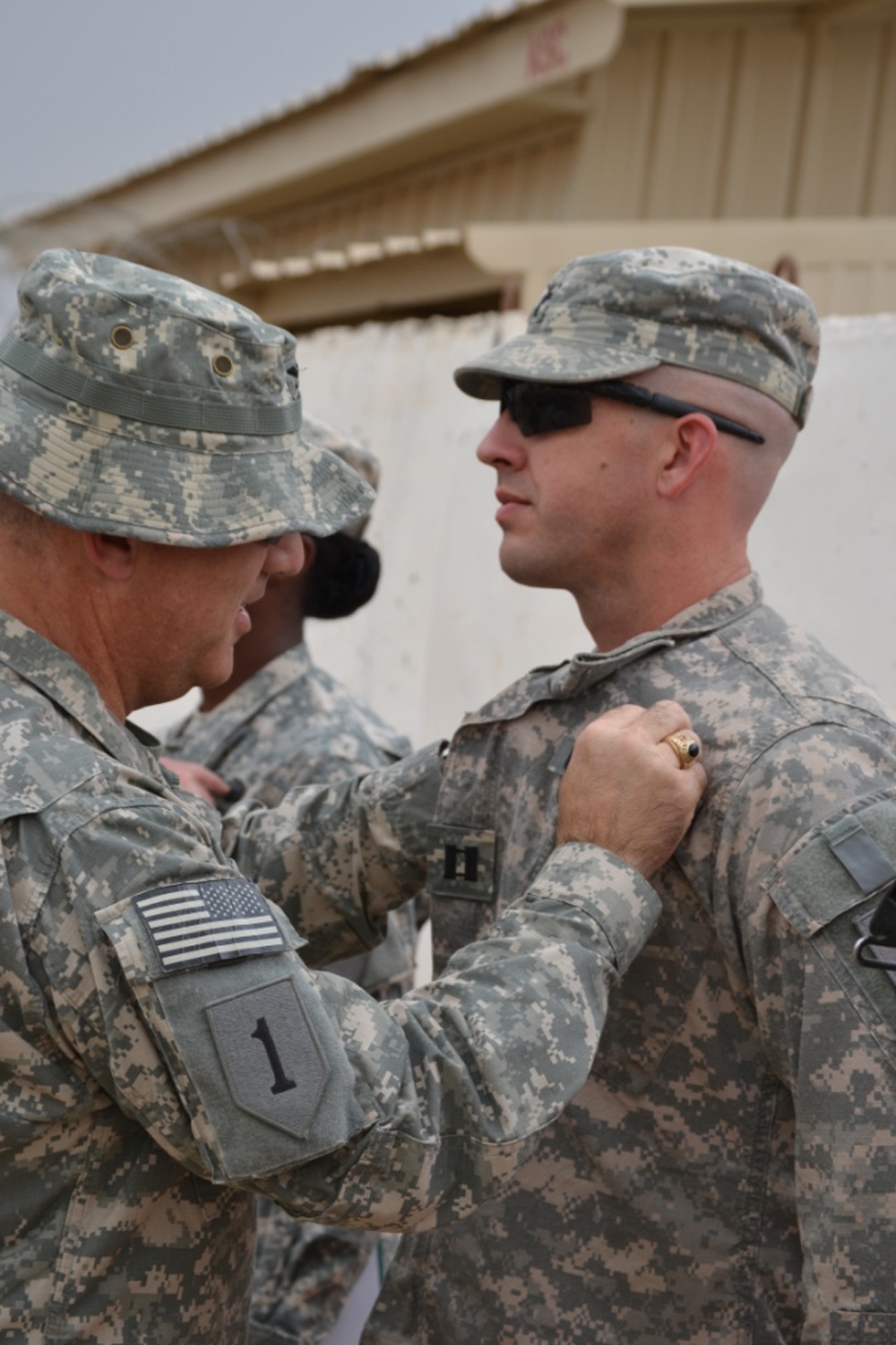 ‘Griffin’ Battalion Commander and soldiers receive combat badges