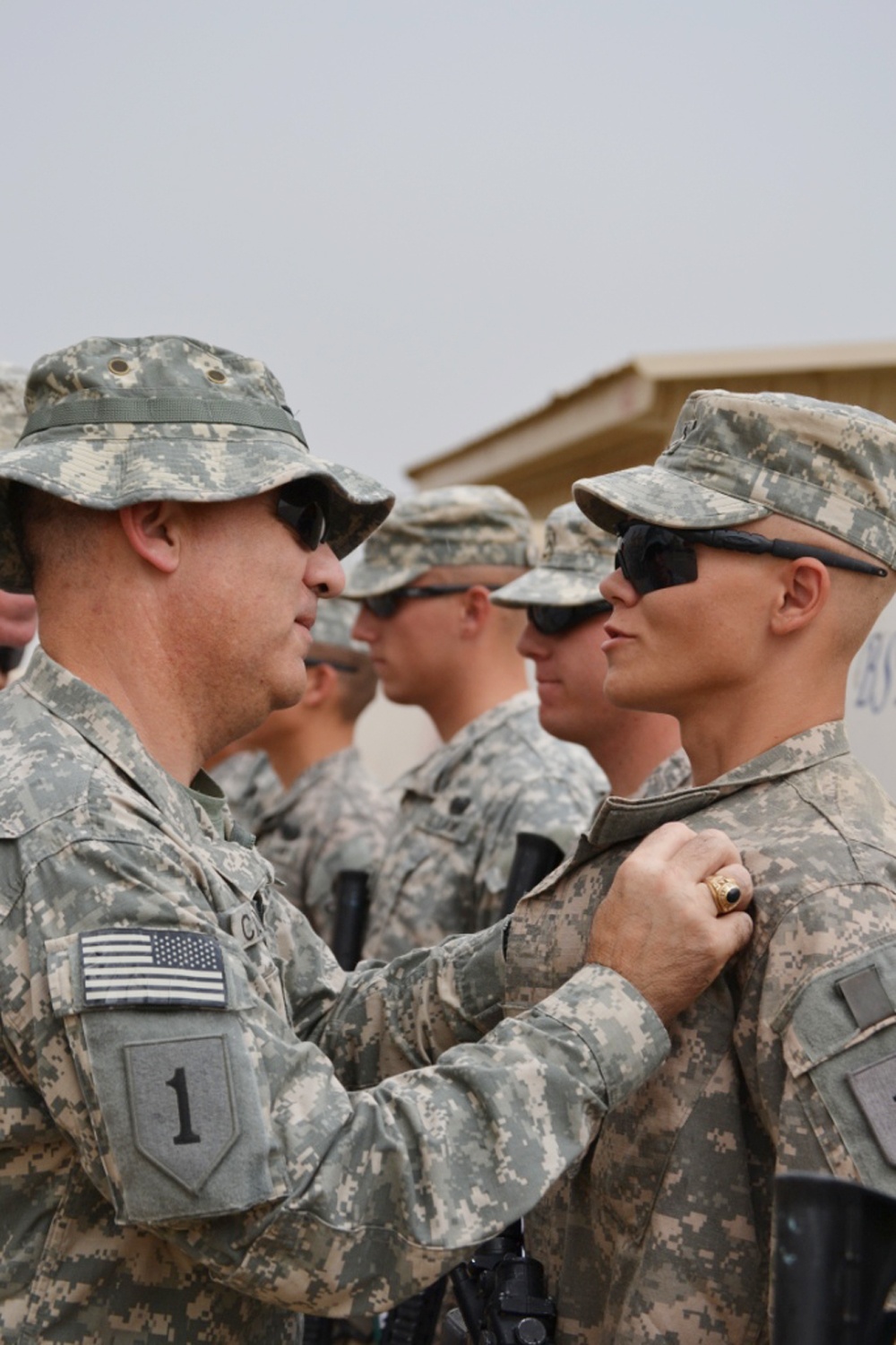 ‘Griffin’ Battalion Commander and soldiers receive combat badges