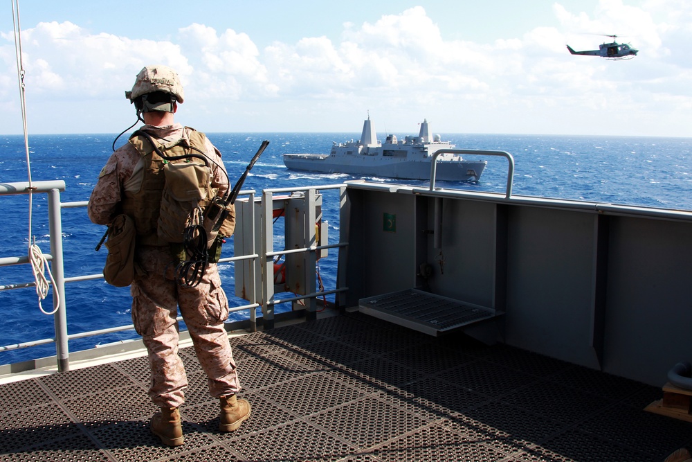 22nd MEU Marines Train to Board, Search, Seize Vessel