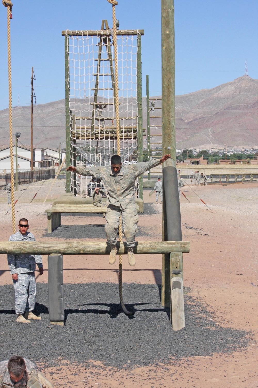 'Gunner' soldiers participate in Fort Bliss obstacle course