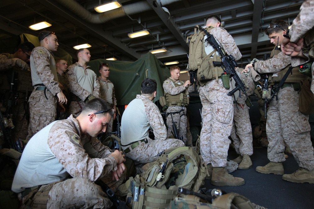 22nd MEU conducts VBSS training