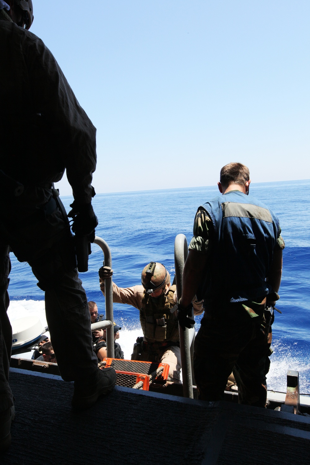 22nd MEU conducts VBSS training