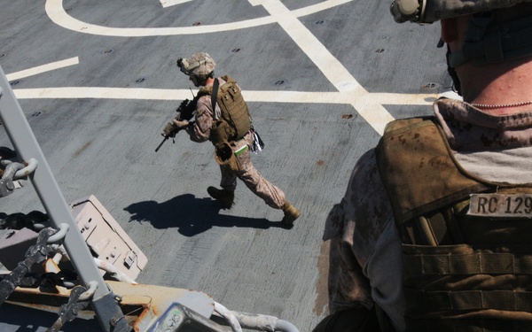 22nd MEU conducts VBSS training