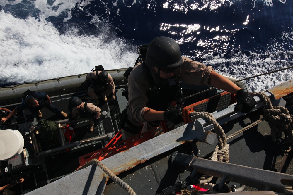 22nd MEU conducts VBSS training