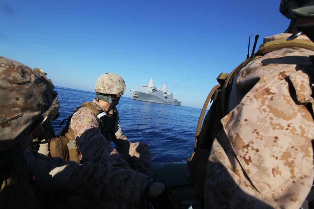 22nd MEU conducts VBSS training