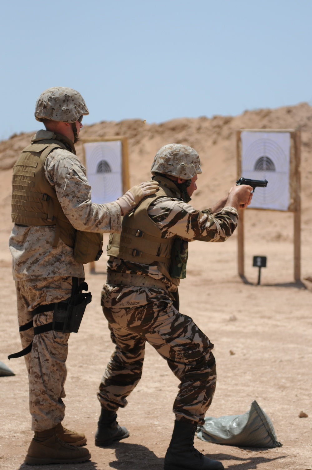 Marines increase interoperability with host-nation weapons training during African Lion 2011