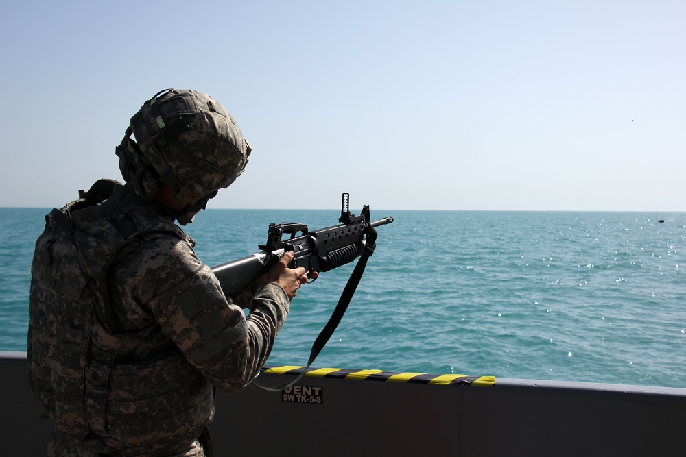 Desert soldiers train at sea