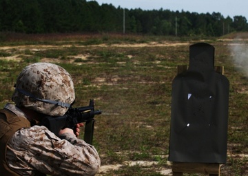 Every Marine a rifleman: HQSPTBN Marines fire Table III range