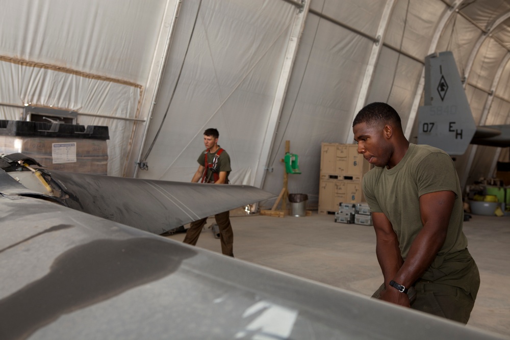 VMM-264 Osprey Maintenance