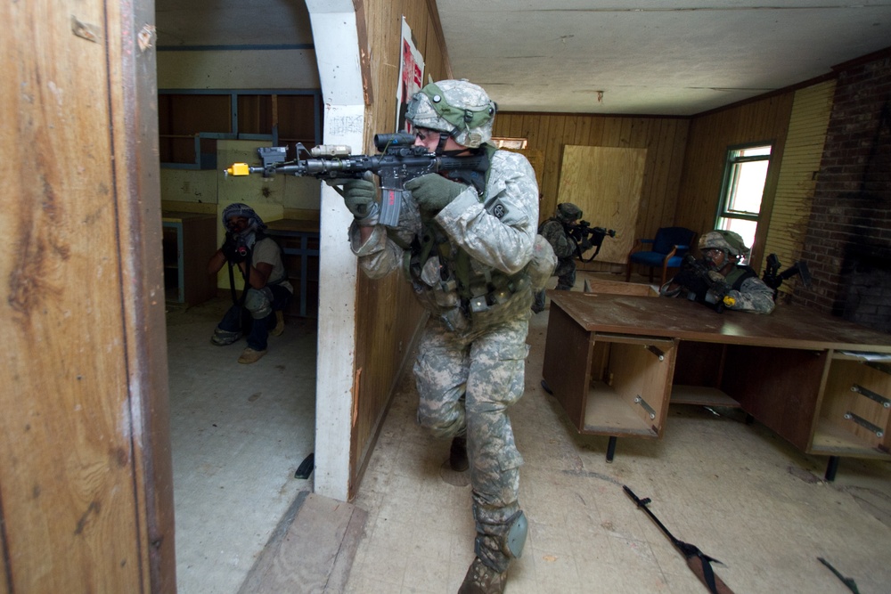 Saturday Night at the Crawl-In: Airborne platoons train for Global Response Force