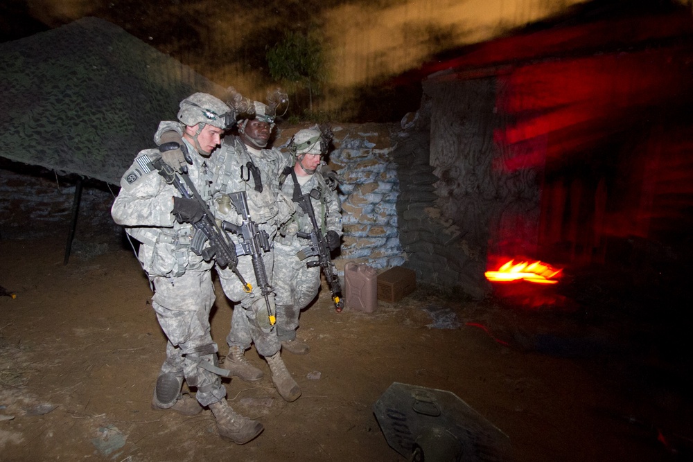 Saturday Night at the Crawl-In: Airborne platoons train for Global Response Force