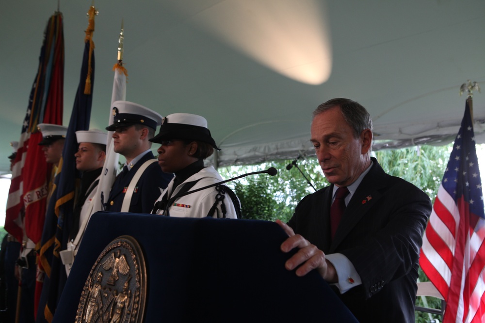 New York mayor hosts service members at Gracie Mansion