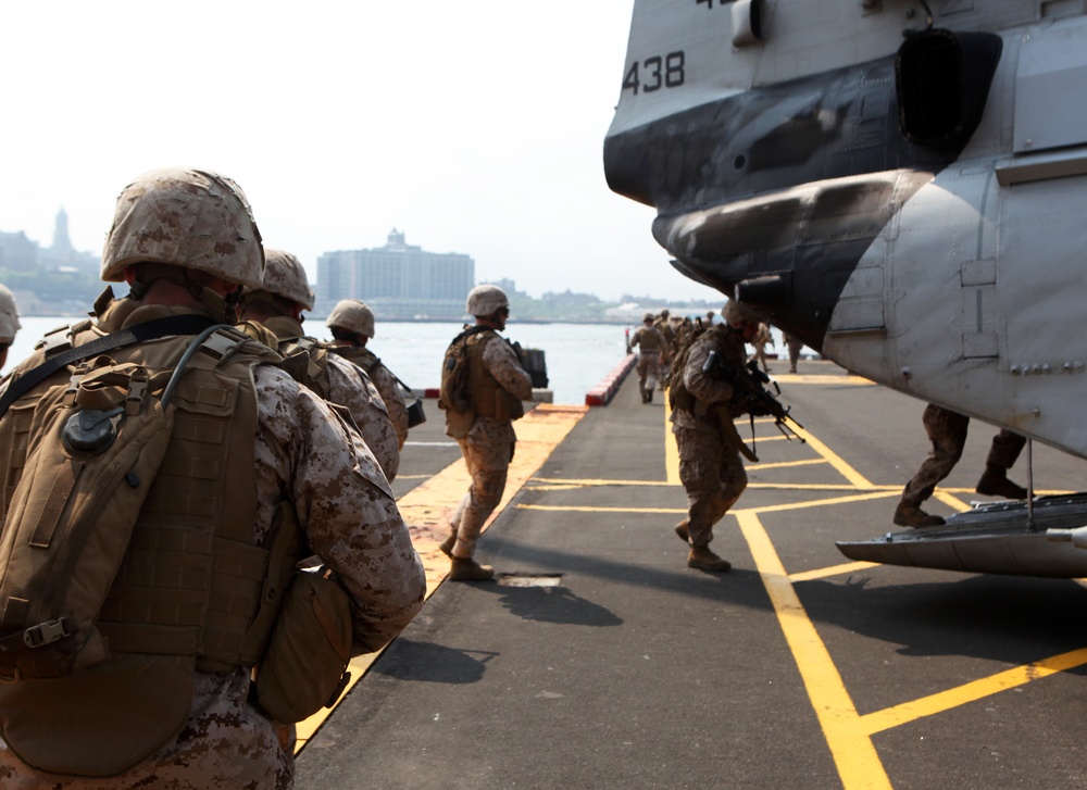 Marines prepare for helicopter raid demonstration