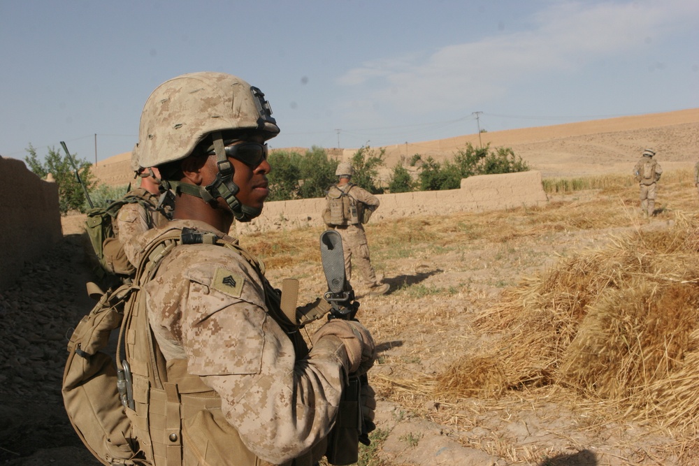 Company C, 1/5 Gets to Know Citizens of Sangin