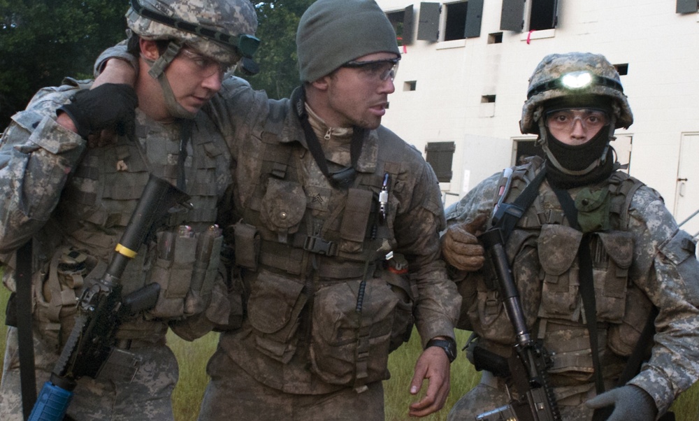 US Army soldiers attend the Special Forces Qualification Course