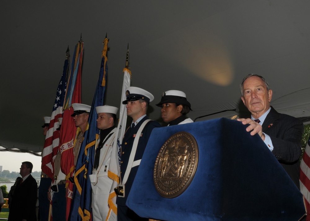 New York mayor celebrates Fleet Week 2011