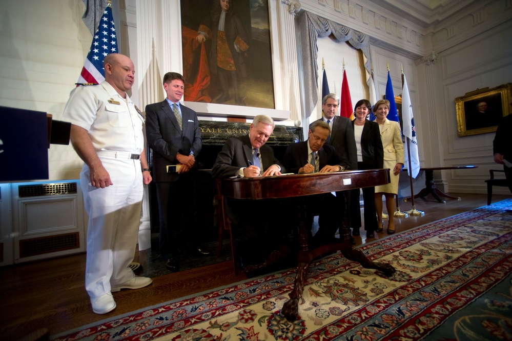 Yales reinstates NROTC program