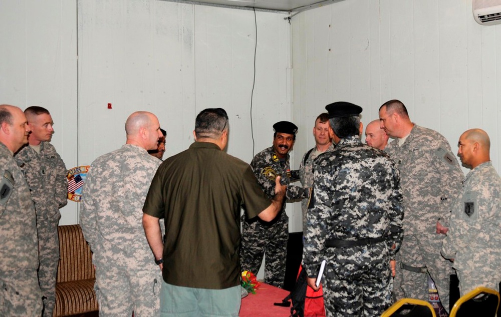 'First Lightning' Battalion senior noncommissioned officers meet-and-greet with new 1st Iraqi Federal Police Division leadership