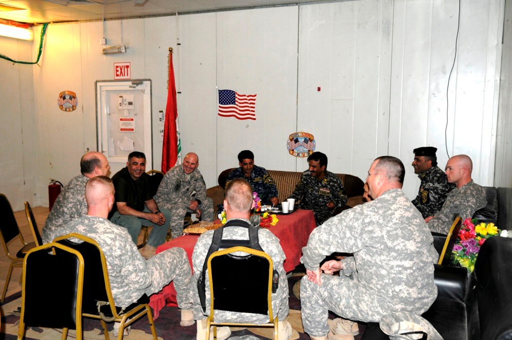 'First Lightning' Battalion senior noncommissioned officers meet-and-greet with new 1st Iraqi Federal Police Division leadership