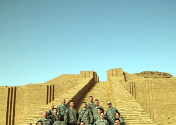 Soldiers tour Ziggurat of Ur