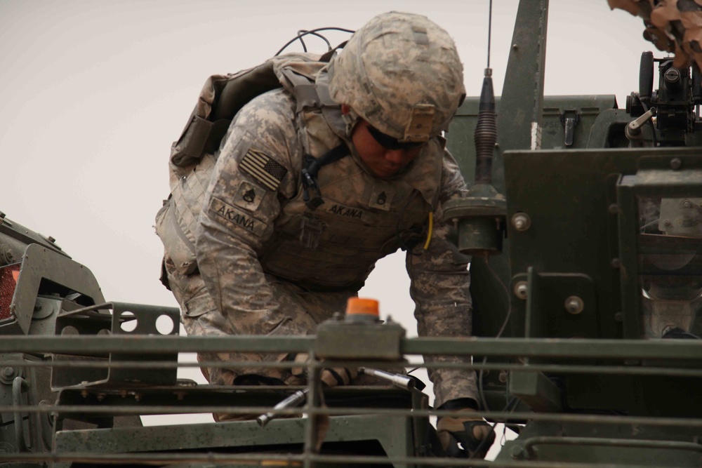 US soldiers form a MOUT site Iraqi army