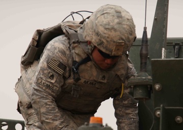 US soldiers form a MOUT site Iraqi army