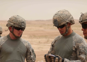 US soldiers form a MOUT site Iraqi army