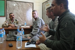 US, Iraqi sergeants major discuss training Iraqi NCO corps