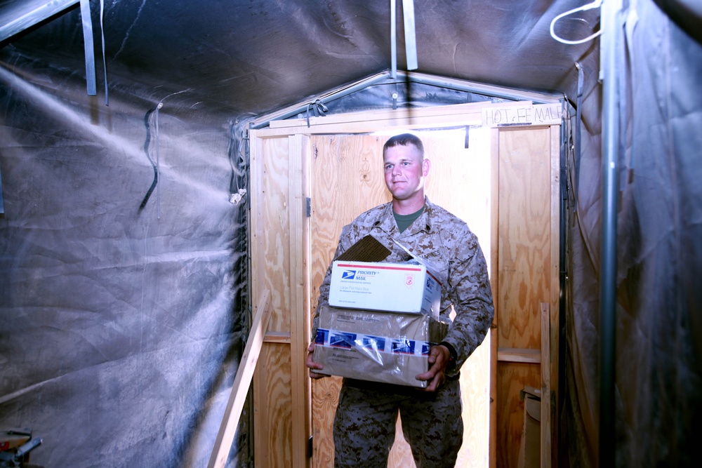 ‘China Marine’ Dispatches Parcels to Deserving Troops