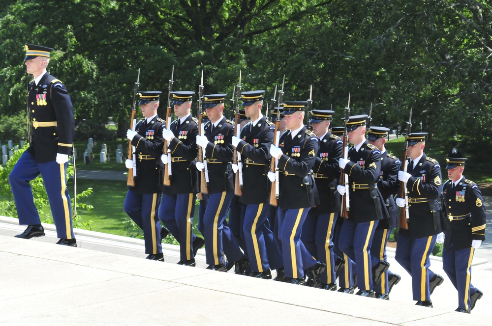 US President lays Memorial Day wreath at Tomb of the Unknown Soldier