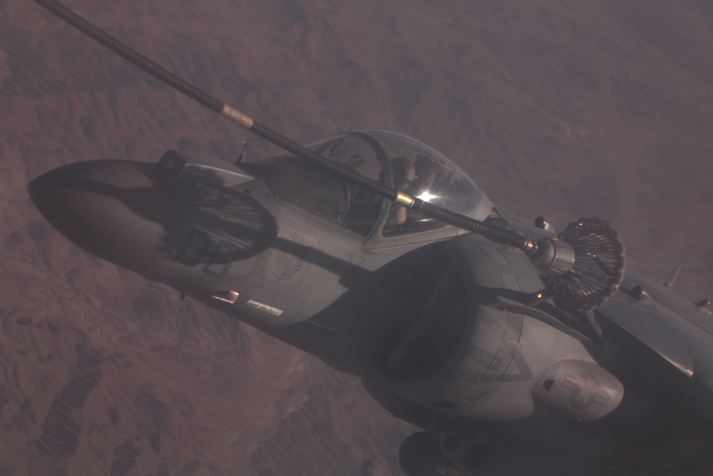 Marine Corps Hornets, Harriers team up for tandem operations in Afghanistan